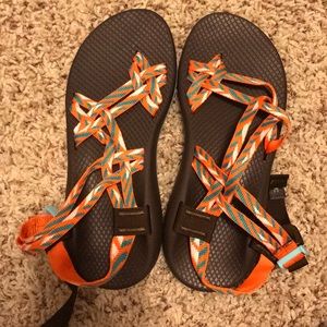 Chacos!